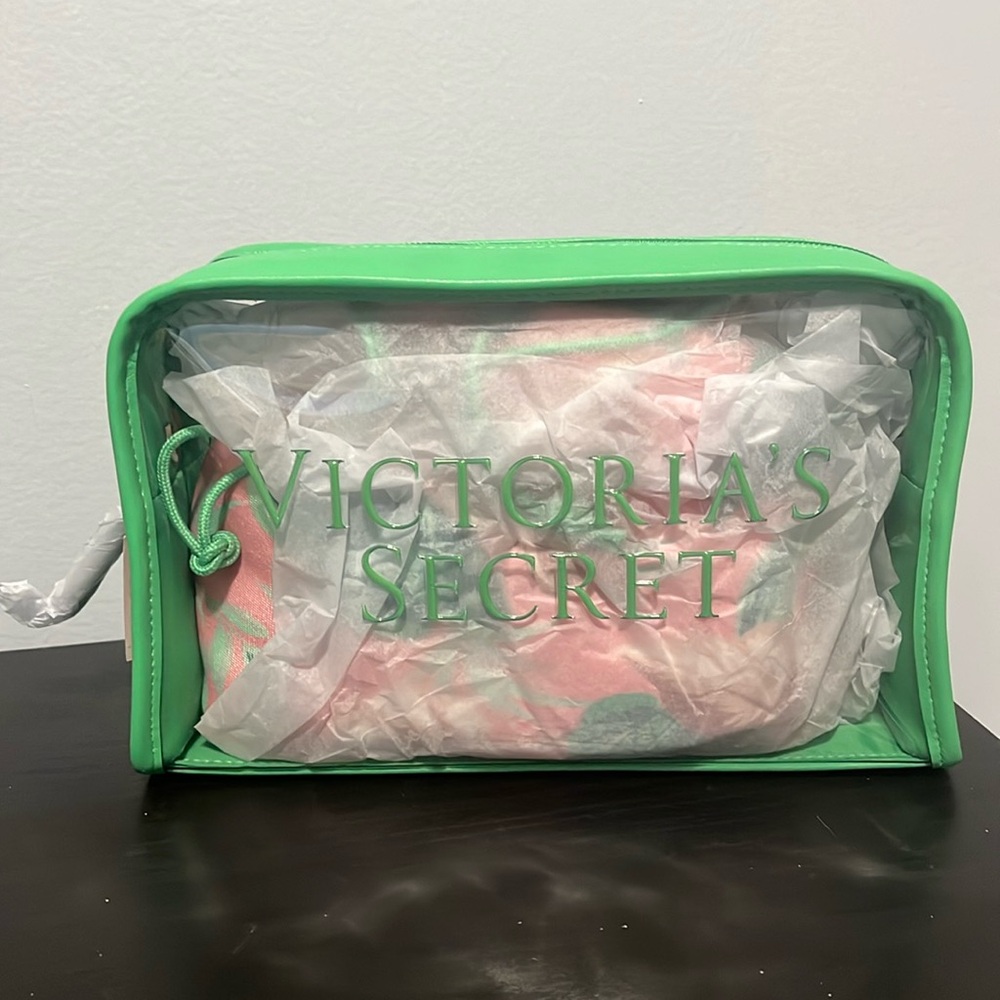 NEW Victoria’s Secret Clear Makeup Bag